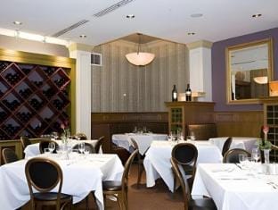 Carleton of Oak Park Hotel in Oak Park