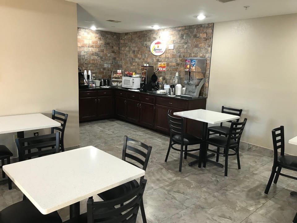 Super 8 by Wyndham Hernando Hotel in Mississippi