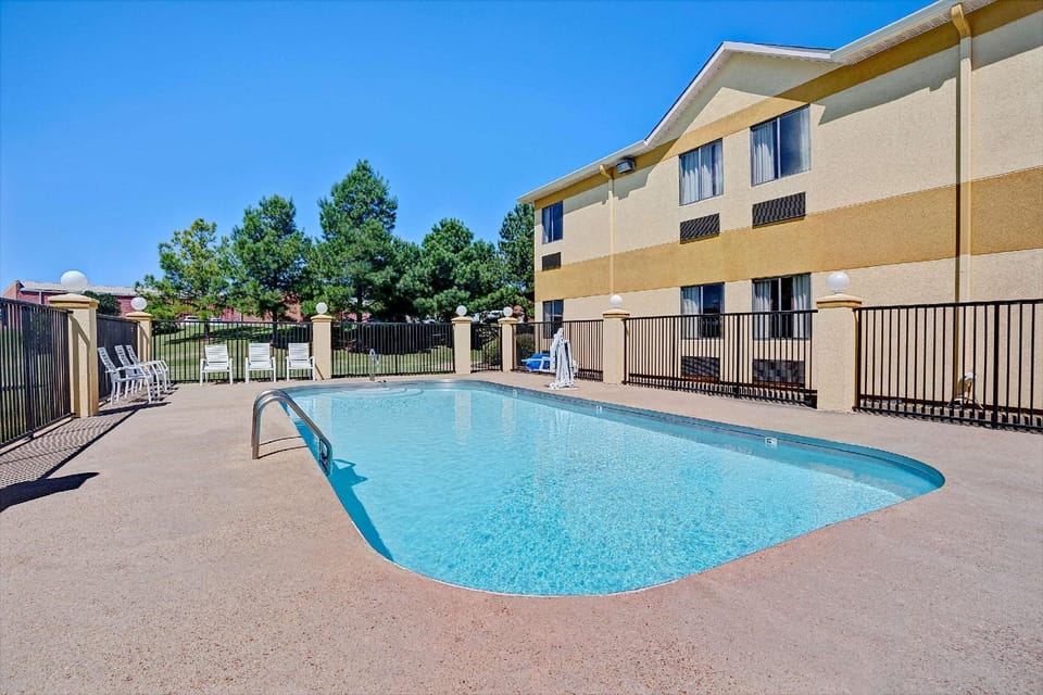 Super 8 by Wyndham Hernando Hotel in Mississippi