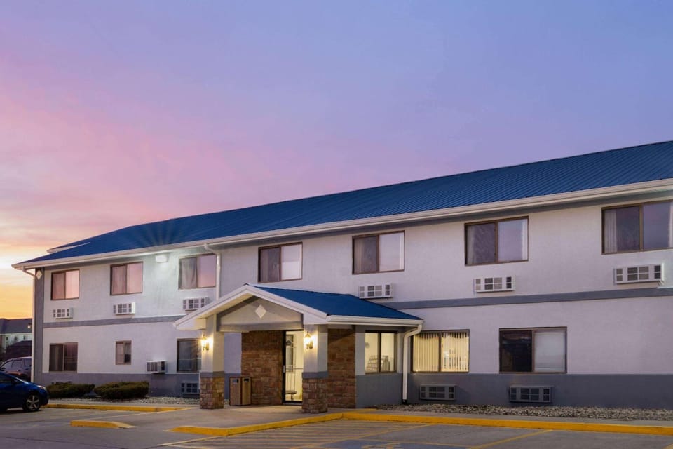 Super 8 By Wyndham Danville Hotel in Danville