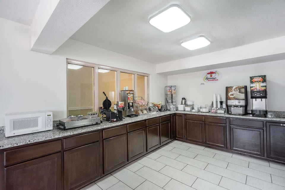 Super 8 By Wyndham Dandridge Hotel in Dandridge