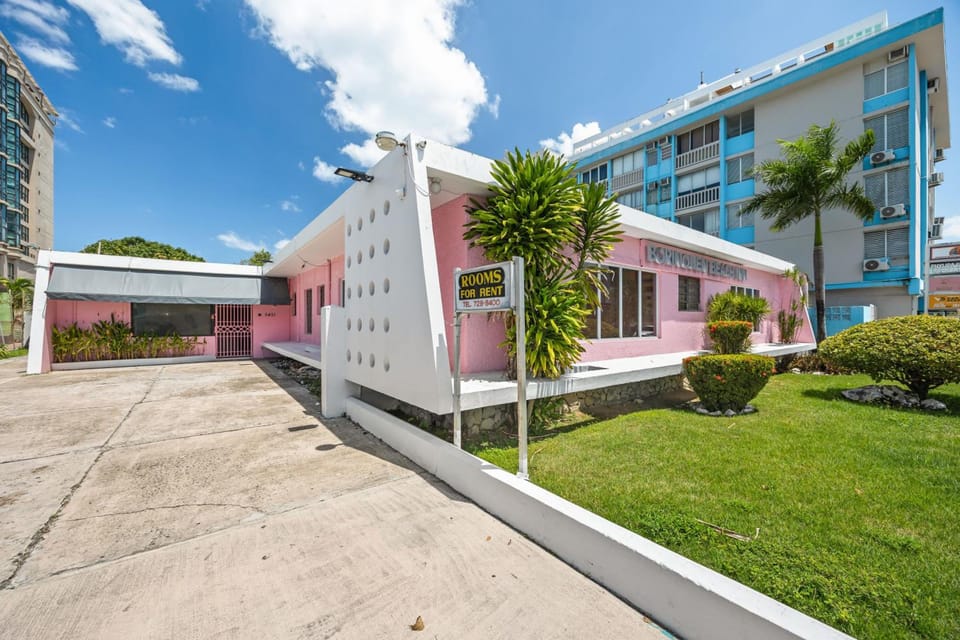 Borinquen Beach Inn Inn in Carolina