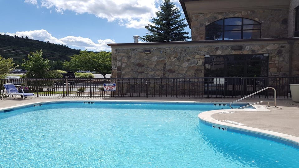 Holiday Inn Express Boone By IHG Hotel in Boone