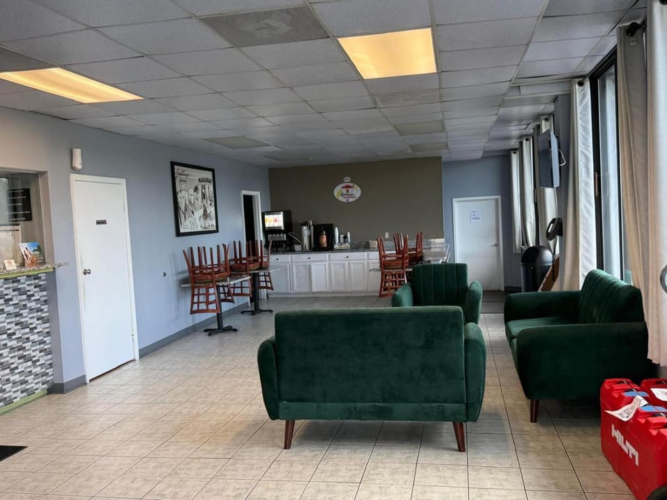 Super 8 By Wyndham Manassas Hotel in Manassas