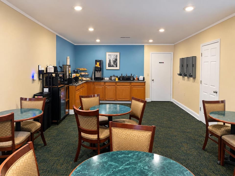 Days Inn by Wyndham Hannibal Hotel in Hannibal