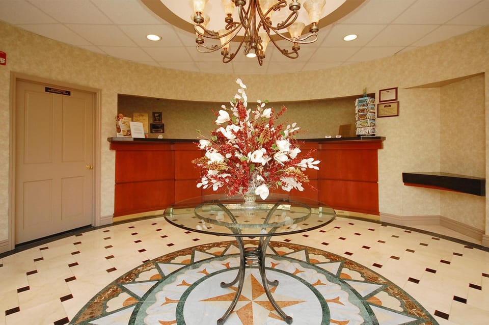Howard Johnson by Wyndham Newburgh Hotel in Hudson Valley