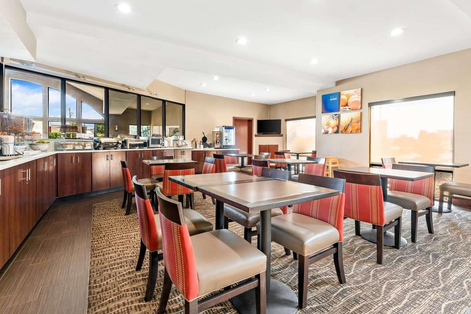 Comfort Suites Warner Robins Hotel in Warner Robins