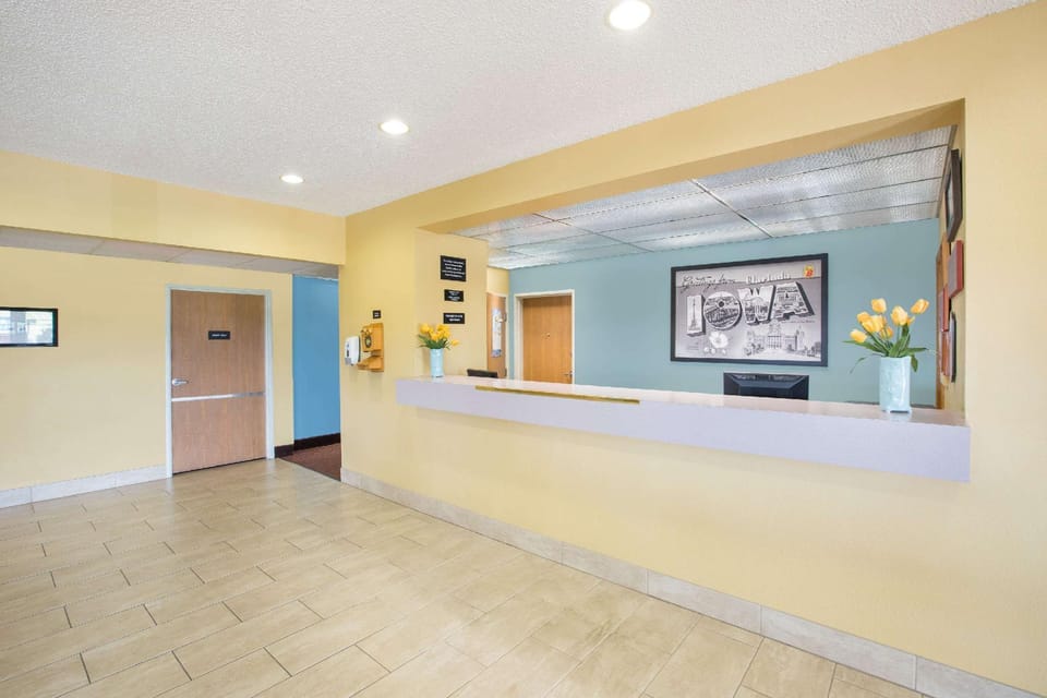 Super 8 By Wyndham Clarinda Hotel in Iowa