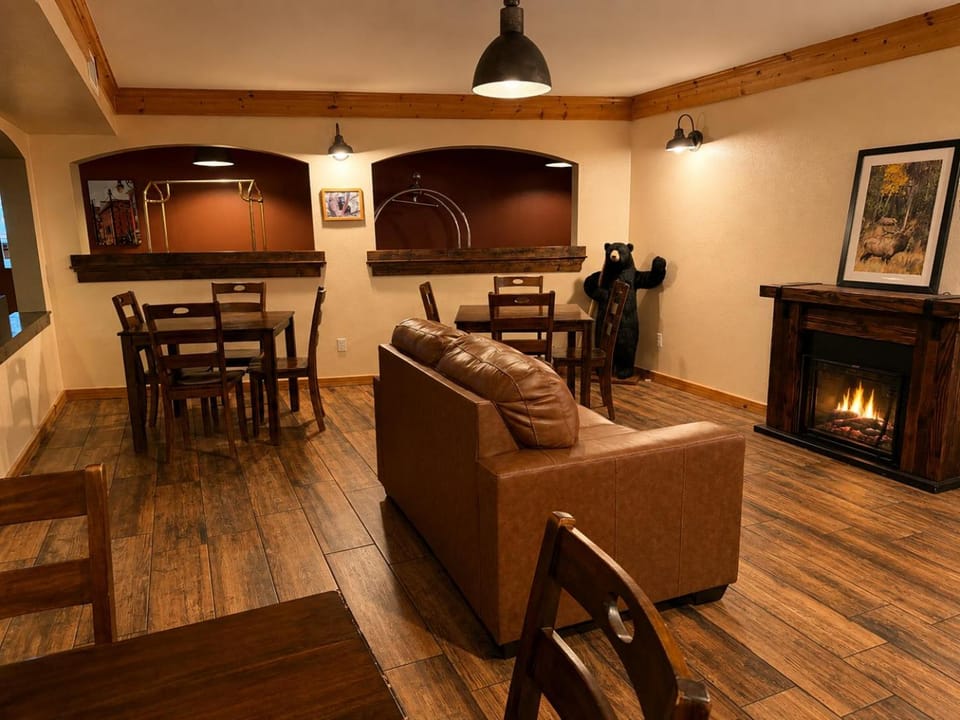 Estes Mountain Lodge Motel in Estes Park