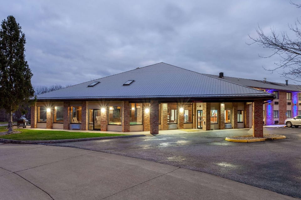 Days Inn by Wyndham Wooster Hotel in Wooster
