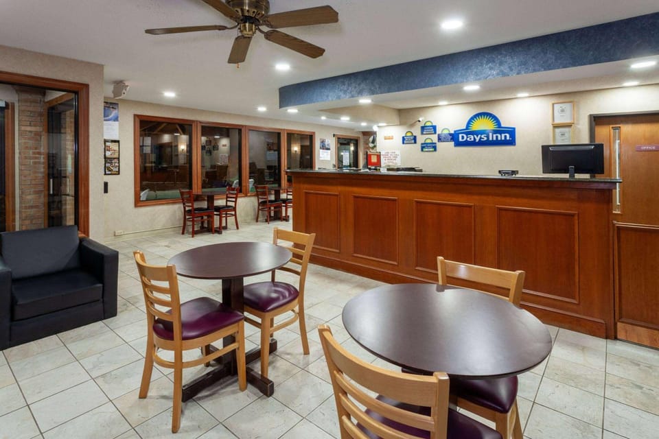 Days Inn by Wyndham Wooster Hotel in Wooster