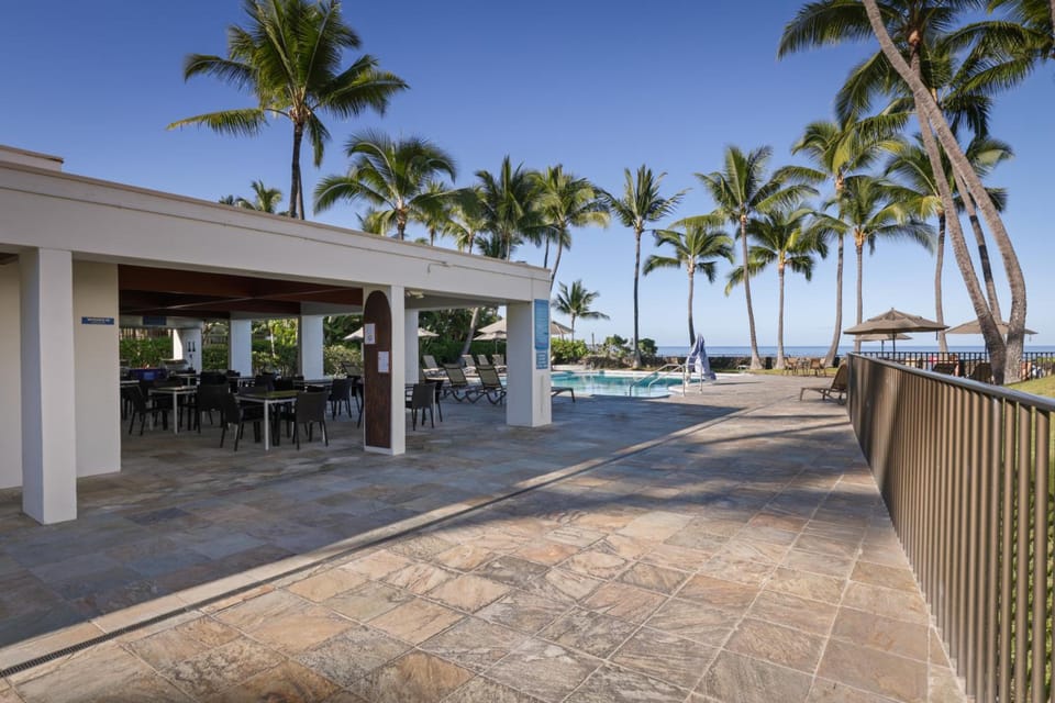 Royal Sea Cliff Kona by OUTRIGGER Apartment hotel in Holualoa