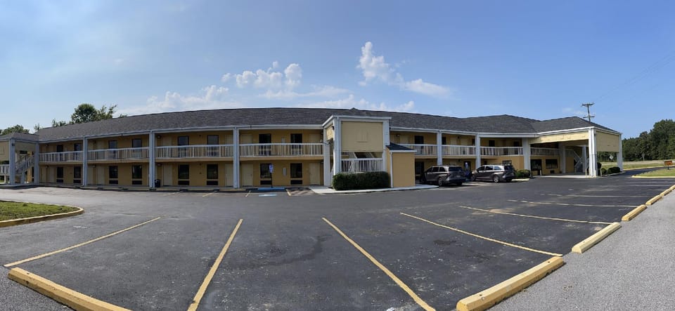 Western Motel Hotel in Mississippi