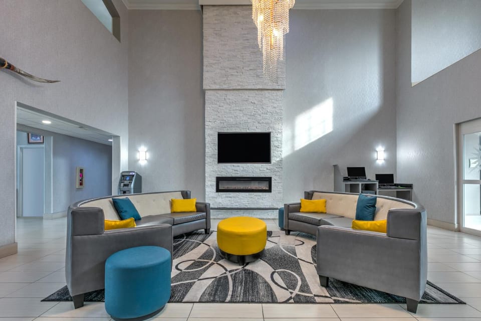 La Quinta Inn & Suites by Wyndham Weatherford Hotel in Weatherford