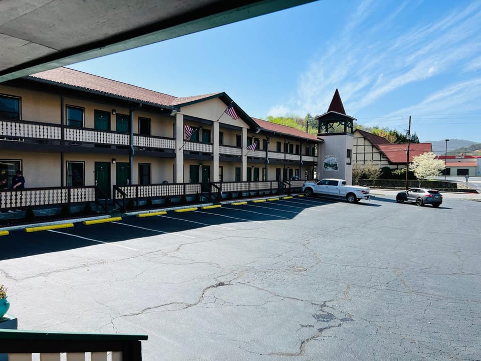 Alpine Valley Inn - Helen Inn in Helen