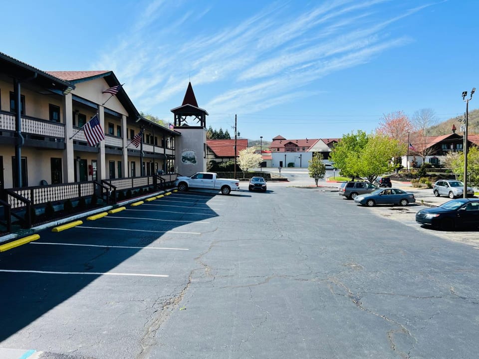 Alpine Valley Inn - Helen Inn in Helen