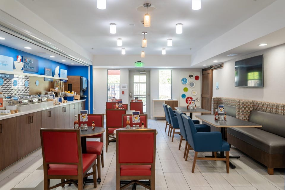 Holiday Inn Express Lake Forest By IHG Hotel in Mission Viejo