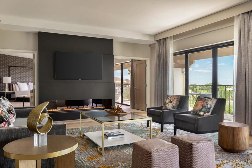Shared lounge/TV area