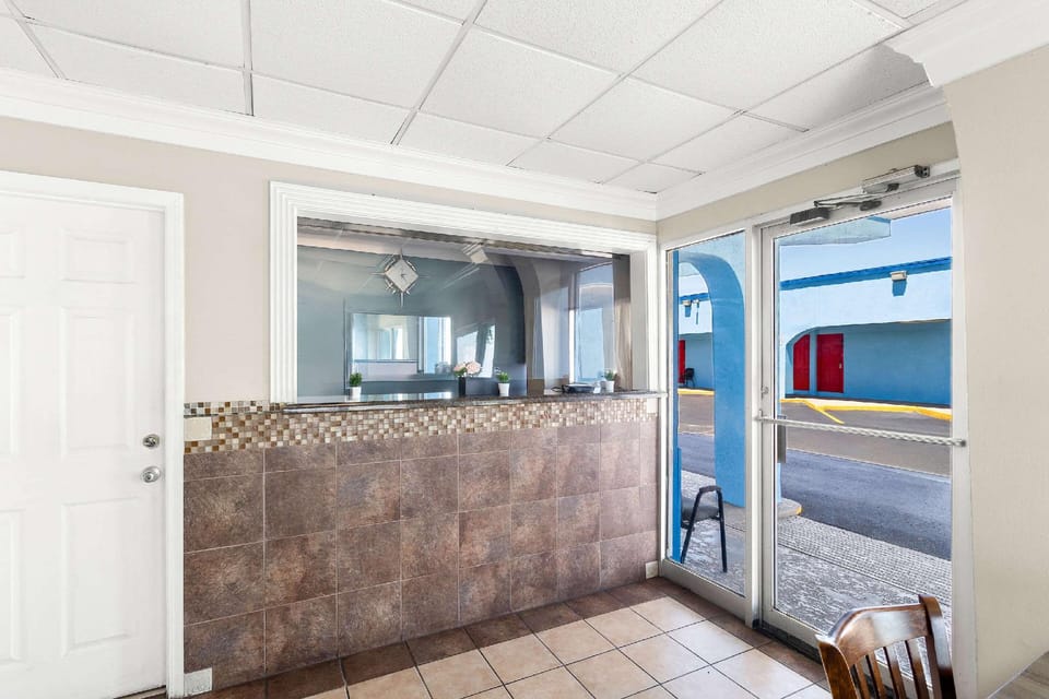 Econo Lodge Galveston Seawall Hotel in Galveston Island