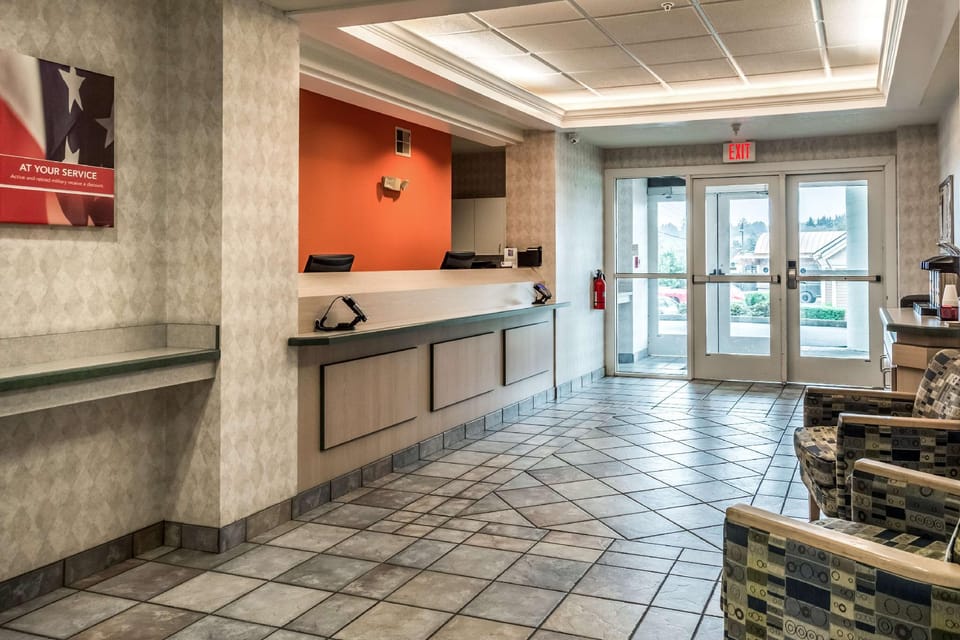 Motel 6 Lincoln City Hotel in Devils Lake