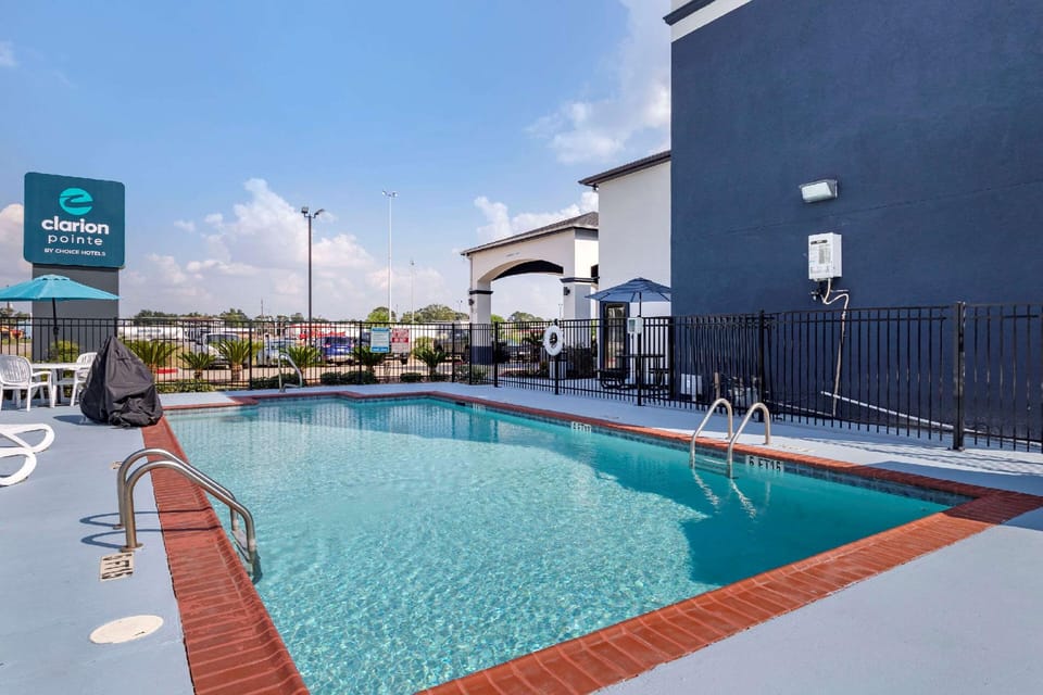 Clarion Pointe Sulphur - Lake Charles Hotel in Sulphur