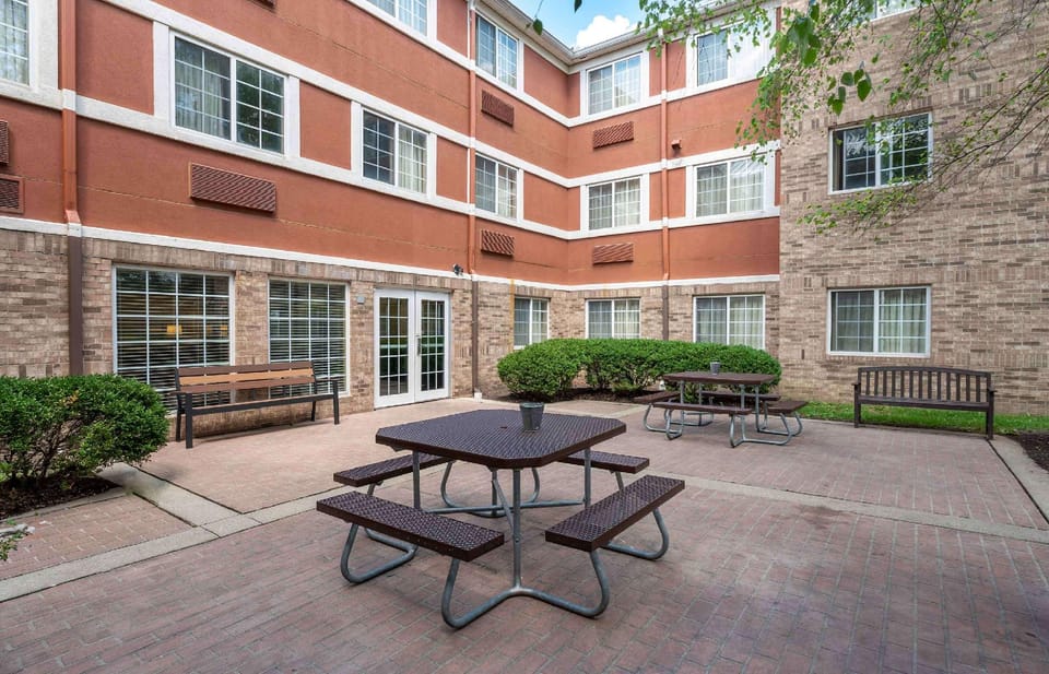 Extended Stay America Suites - Indianapolis - West 86th St. Hotel in Pike Township