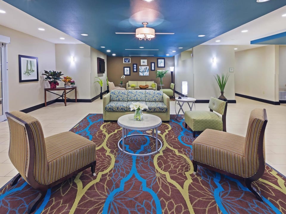 La Quinta Inn & Suites by Wyndham Floresville Hotel in Rio Grande