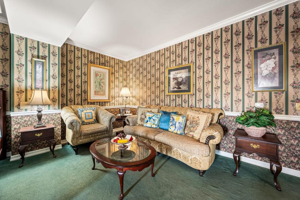 Waynebrook Inn Hotel in Honey Brook
