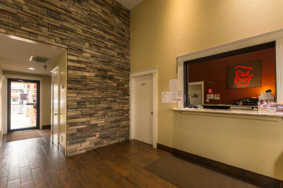 Red Roof Inn Oklahoma Airport – I-40 W/Fairgrounds Hotel in Oklahoma City