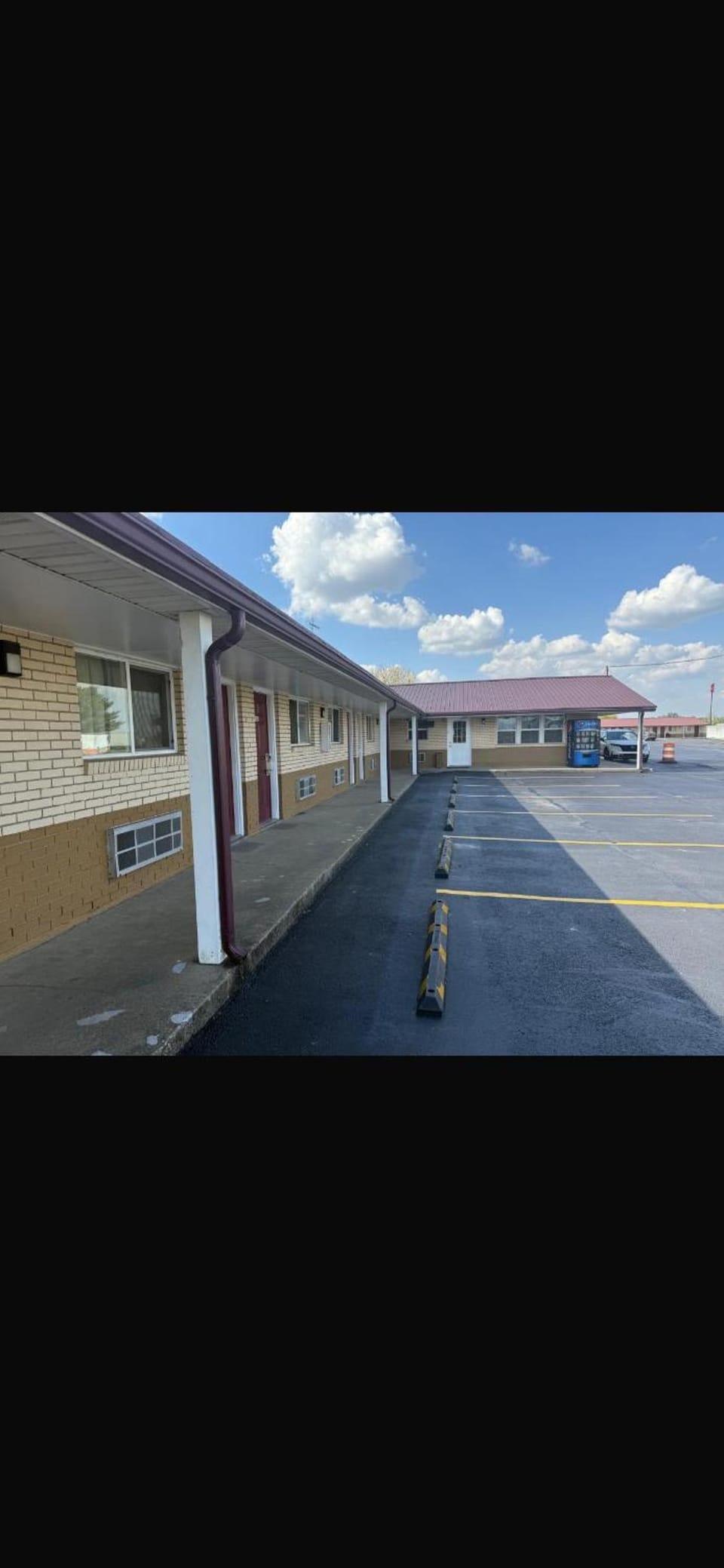 Deluxe Inn Hotel in Ohio
