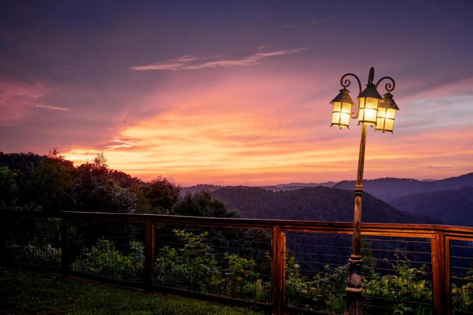 Saluda Mountain Lodge Lodge in Tennessee