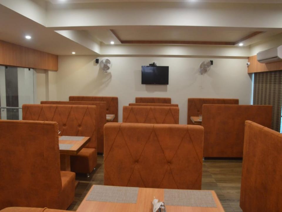 Hotel The Grand Dwarika Capsule hotel in Gujarat