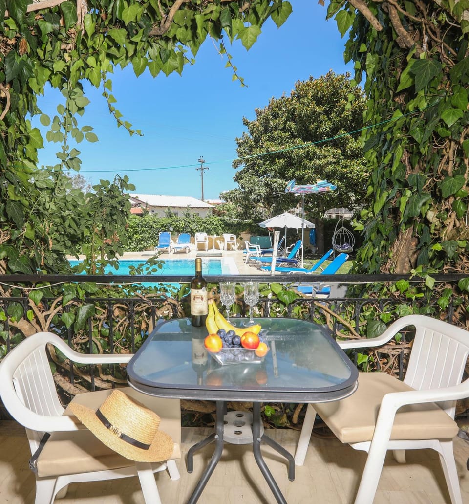 The Mayflower Studios & Apartments Apartment hotel in Moraitika