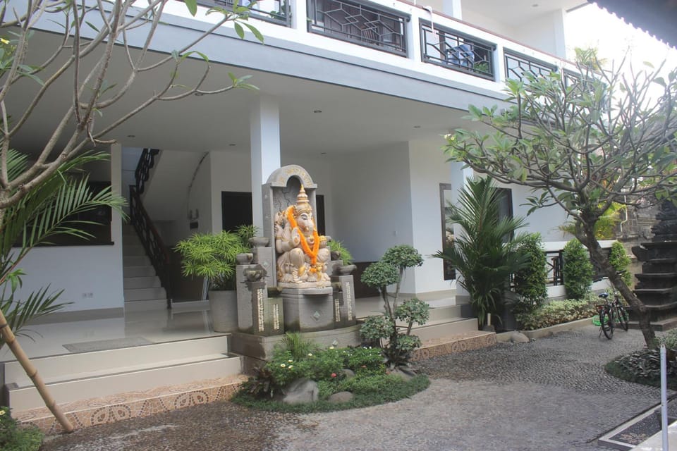 Silvy Guesthouse Hotel in North Kuta