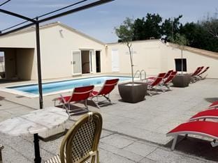 Hotel Les Nevons Hotel in L'Isle-sur-la-Sorgue