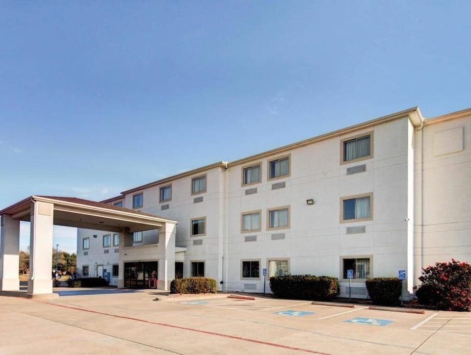 Motel 6 Hotel in Woodway