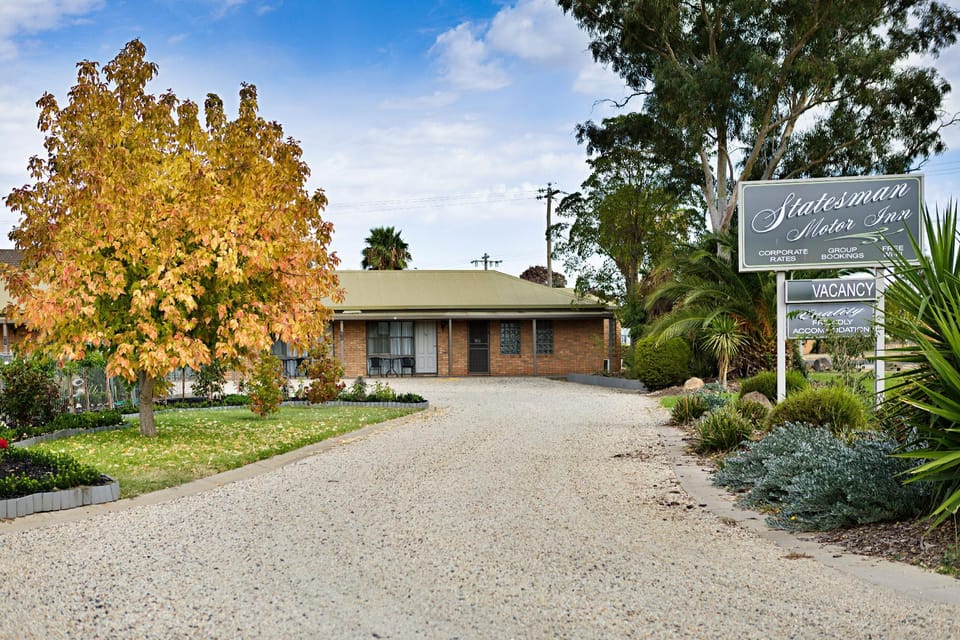 Statesman Motor Inn Motel in Wahgunyah