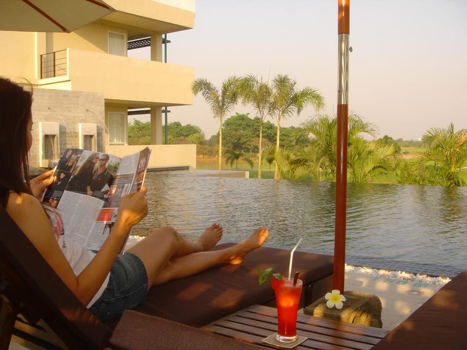 Uniland Golf & Resort Hotel in Thailand
