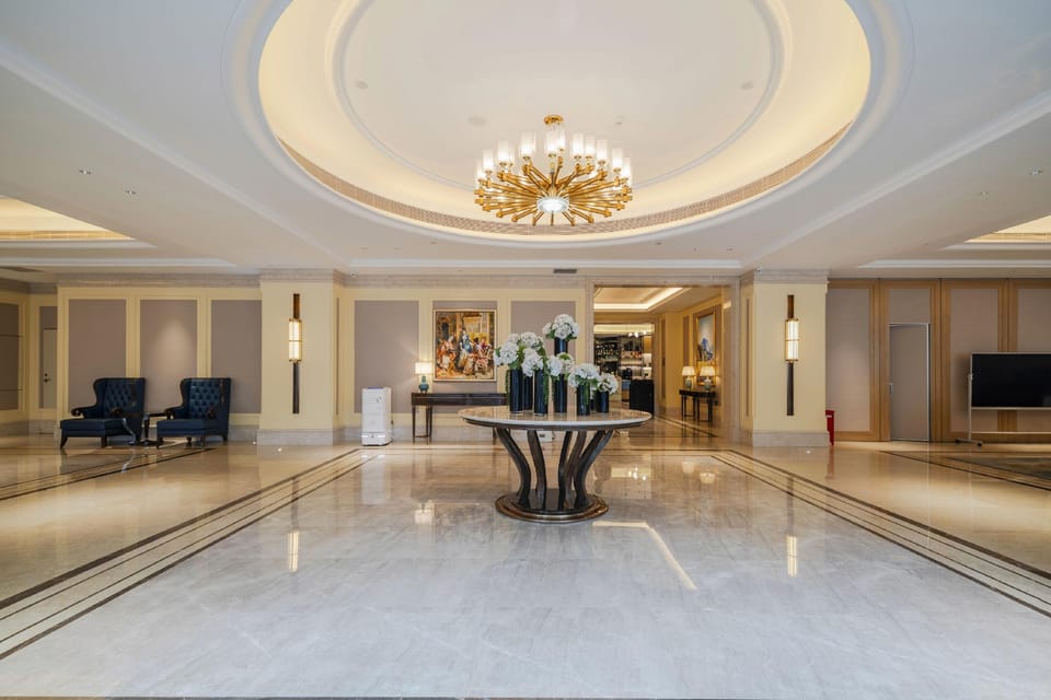 Vienna Hotel Shenzhen Futian CBD Fuhua Road Branch Hotel in Shenzhen