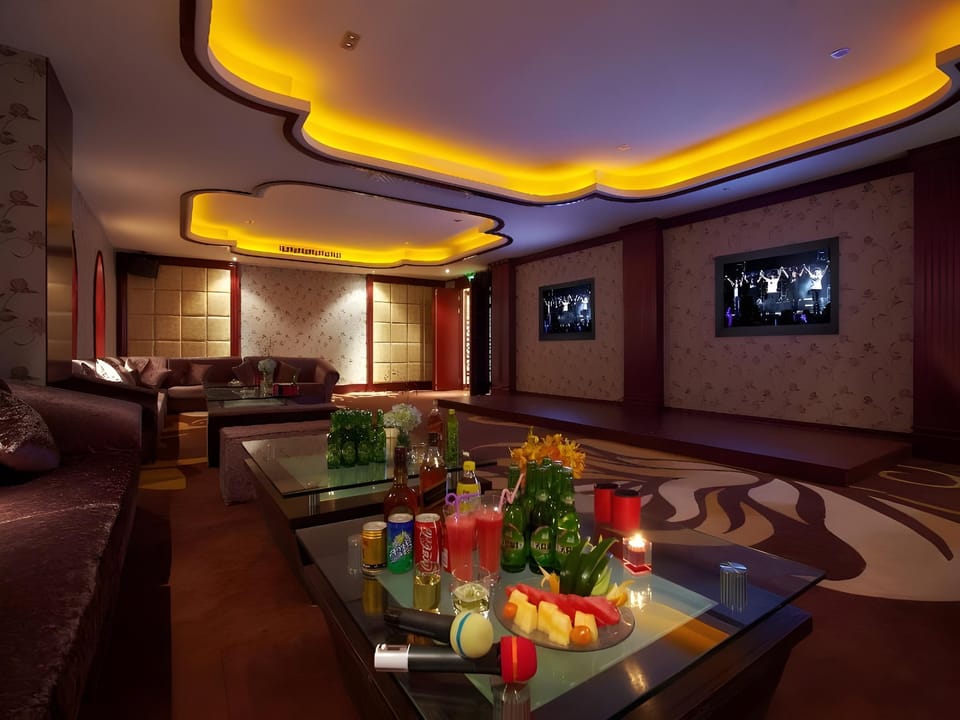 Taihu Bay New Century Hotel Resort in Suzhou