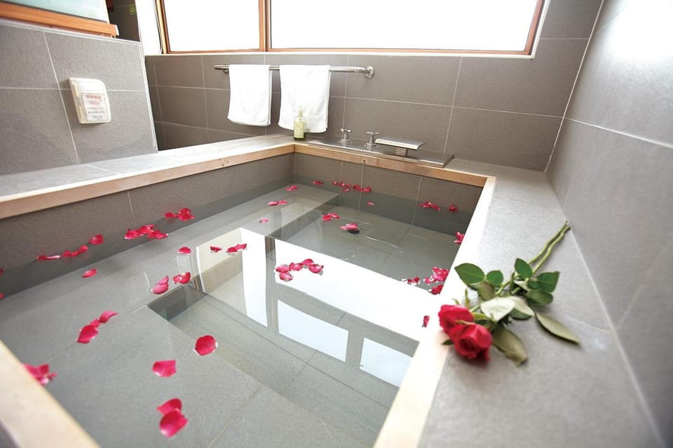 Hot spring bath