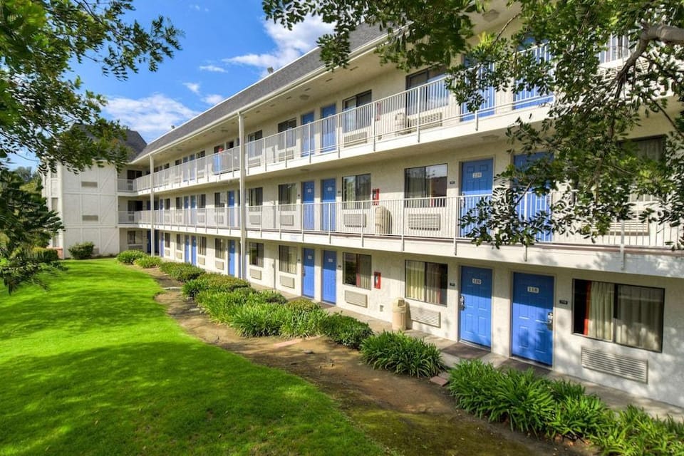 Motel 6 Hotel in Escondido Village