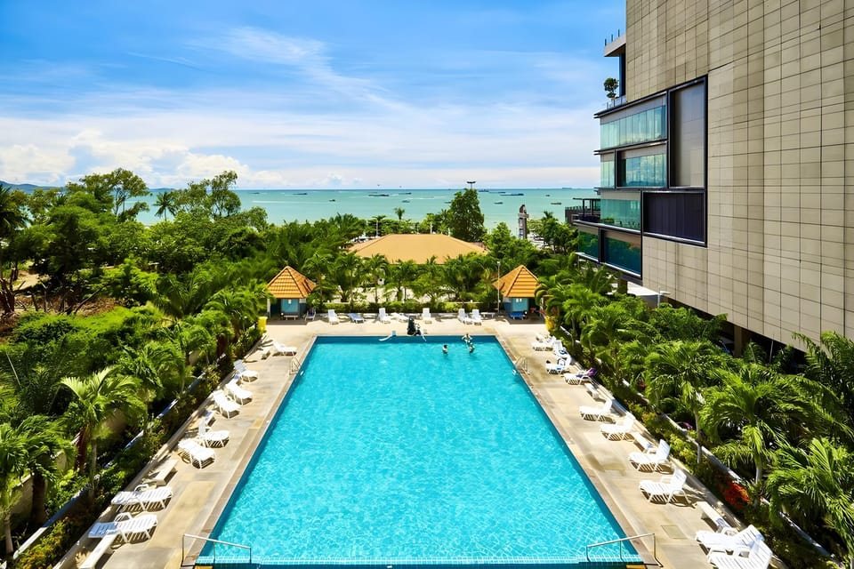 Poolside bar