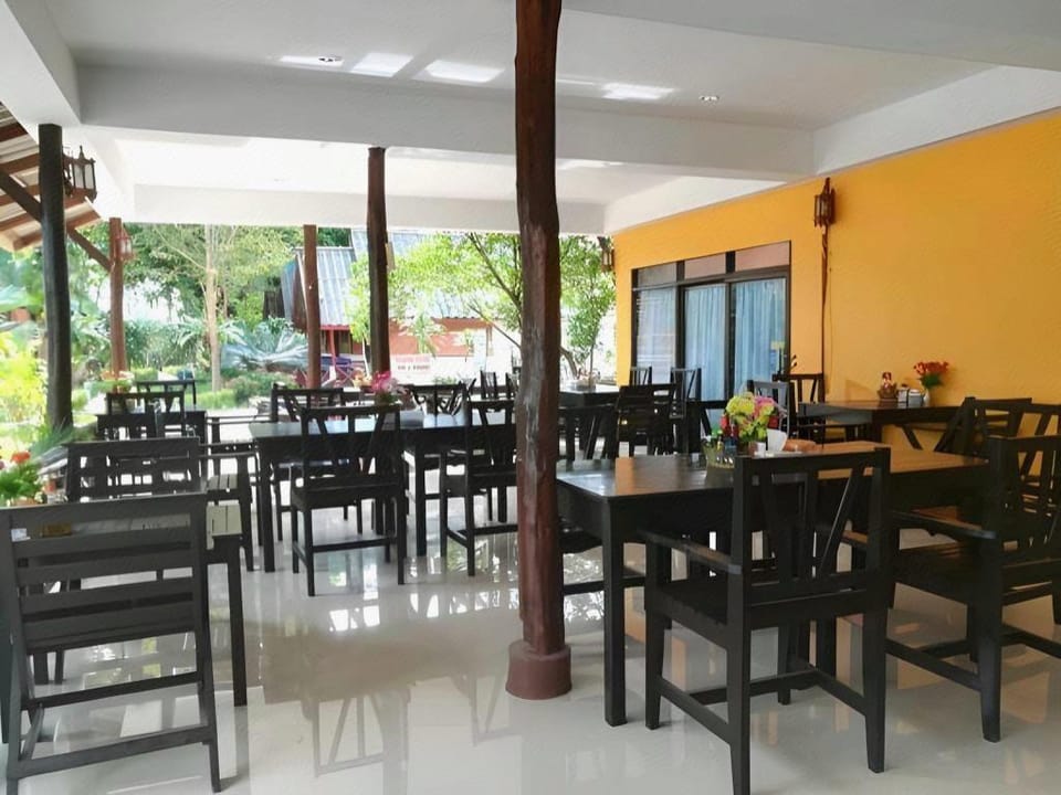 Lanta Sunny House Resort in Sala Dan