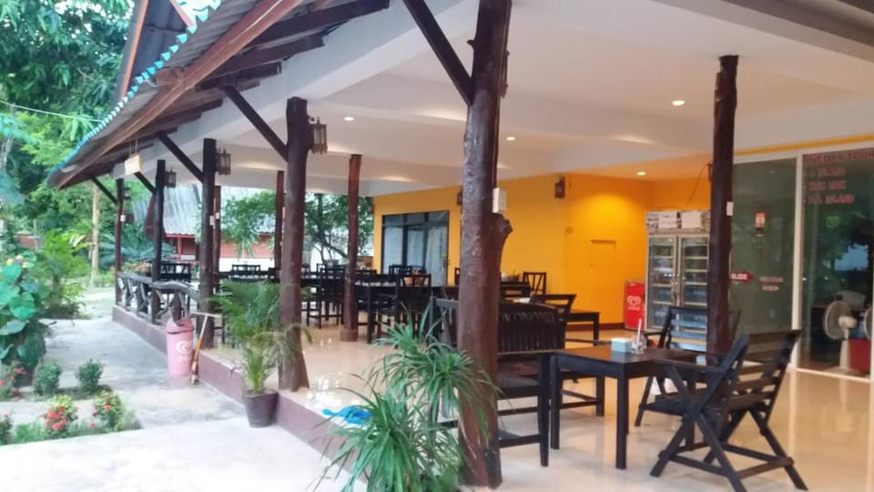 Lanta Sunny House Resort in Sala Dan