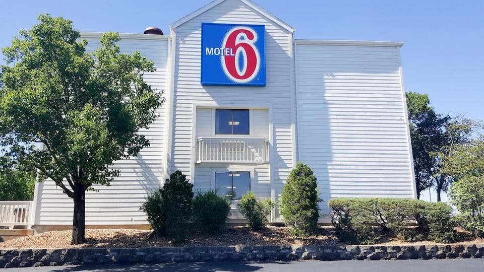 Motel 6 Hotel in Maryland Heights