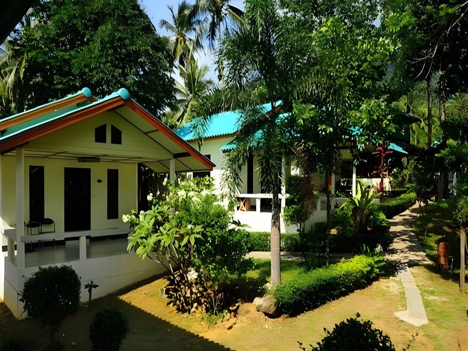 Green Cottage Beach Resort Resort in Koh Chang Tai