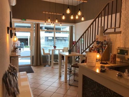 Hotel Alpes Cevennes Hotel in Valence