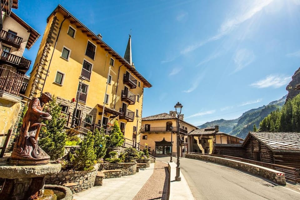 Maisons Grandes Murailles Hotel in Valtournenche