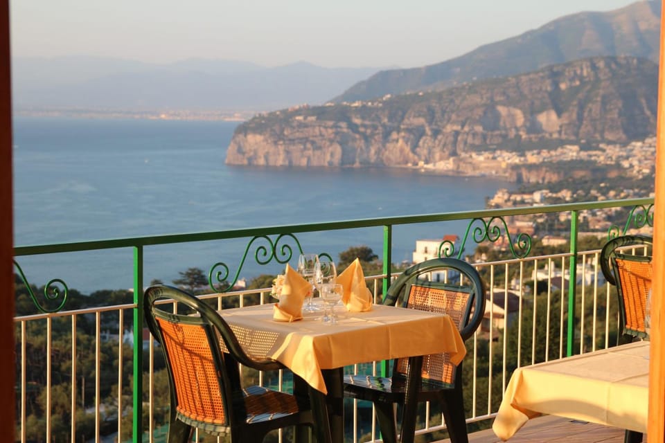Hotel Il Nido Sorrento Hotel in Priora